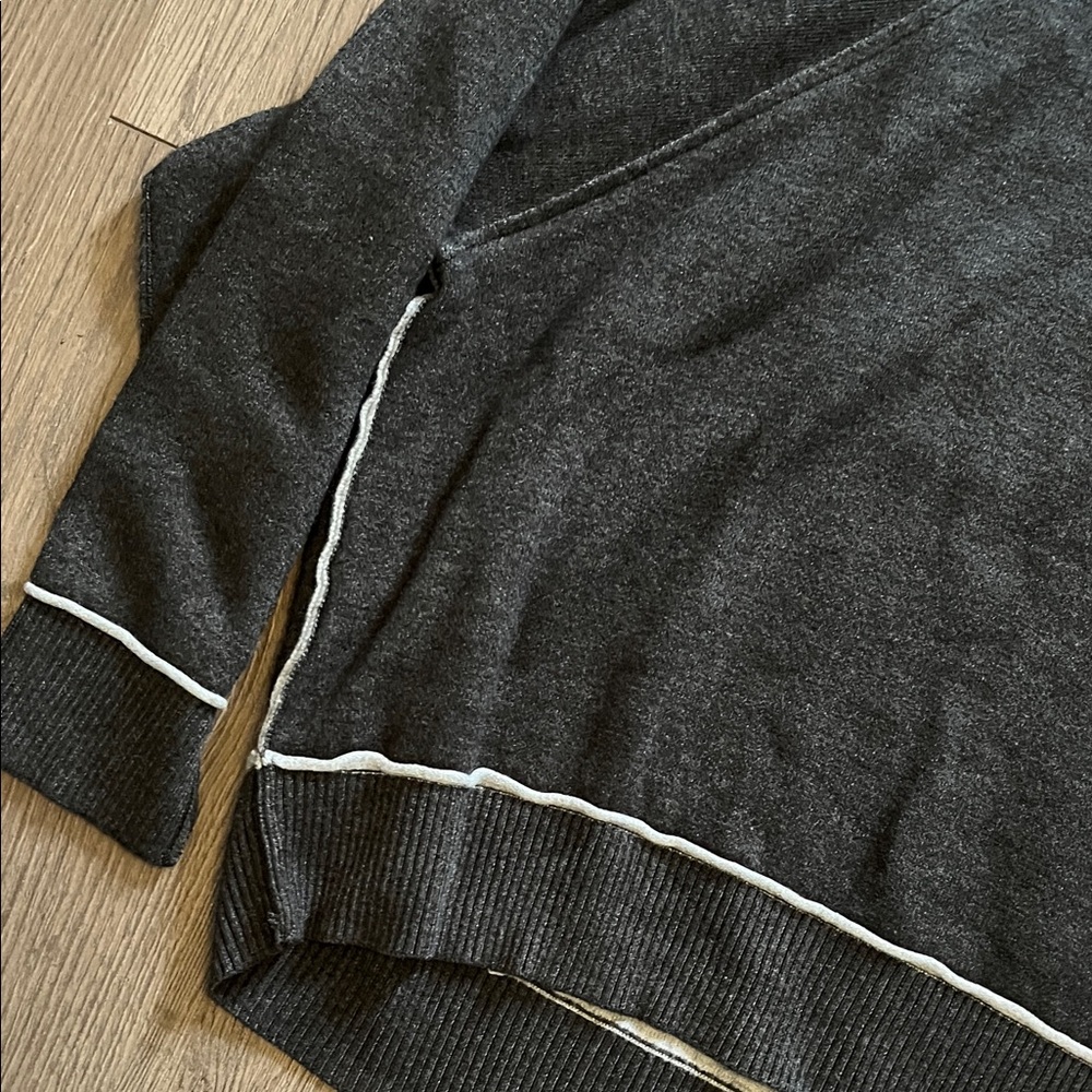 Pilcro The Oaklyn Cozy Crew-Neck Sweatshirt In Dark Grey - Picture 5 of 6
